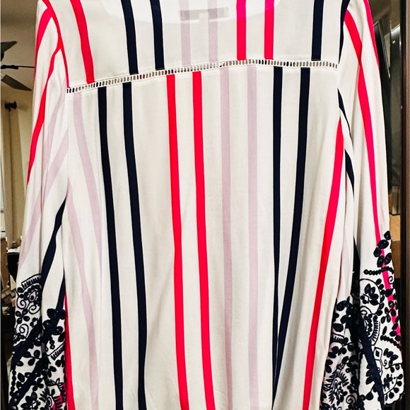 Fever V-Neck Embroidered Bell Sleeve Blouse in White, Pink & Navy Size Medium - Picture 3 of 10